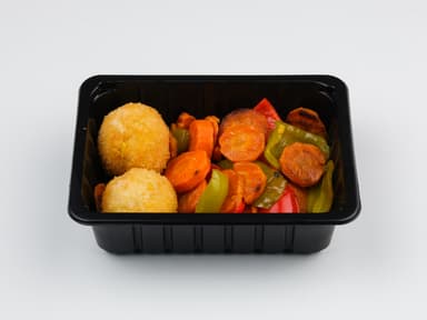 Falafel tərəvəzlər ilə
